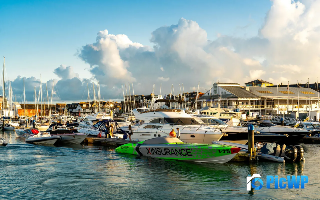 Summer Harbor Sailboat Isle of Wight United Kingdom 5K PC Wallpaper