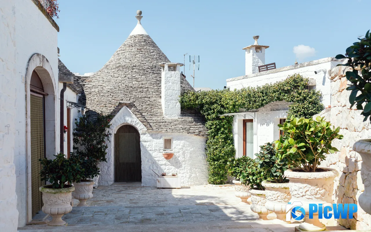 Courtyard Architecture Alberobello Bari Italy 5K PC Wallpaper
