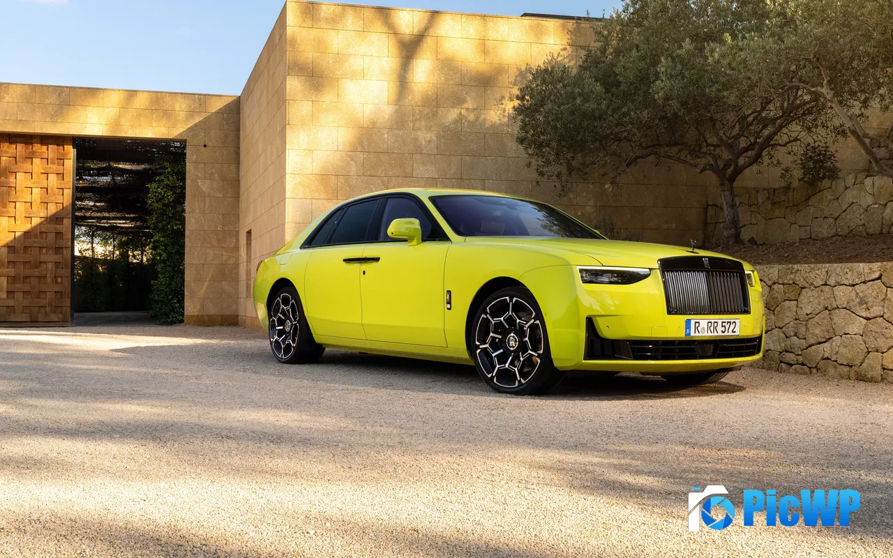 Rolls Royce 2025 Black Badge Ghost Luxury Car 5K PC Wallpaper