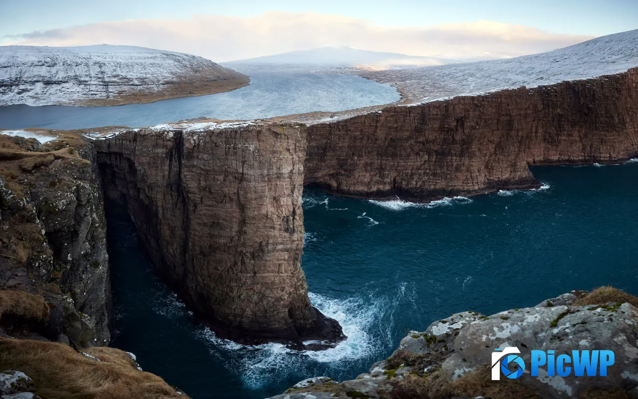Coast Cliff Lake Ocean Midvagur Faroe Islands 5K PC Wallpaper
