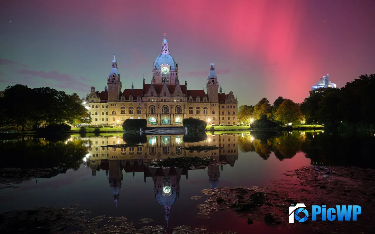 New Town Hall Lake Reflection Night Hanover Germany 5K PC Wallpaper