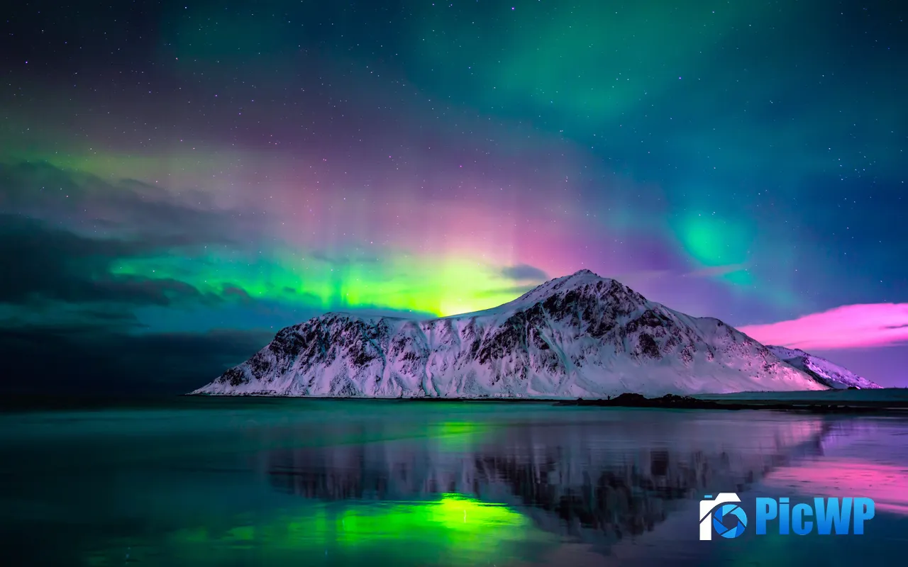 Ocean Glacier Polar Aurora Night Snow Mountains 5K PC Wallpaper