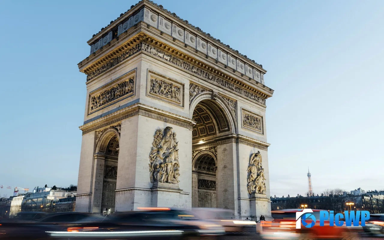 Landmark Arc de Triomphe Street Trafic Paris France 5K PC Wallpaper