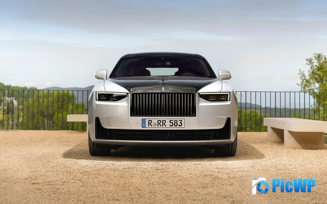 Luxury Rolls Royce 2025 Black Badge Ghost Aesthete 5K PC Wallpaper