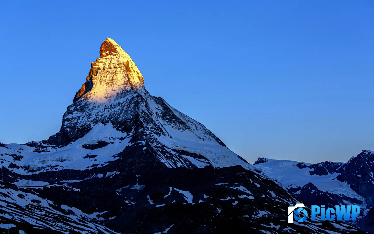 Mountain Peaks Golden Sunlight <font color=red>Morning</font> Zermatt Suisse 5K PC Wallpaper
