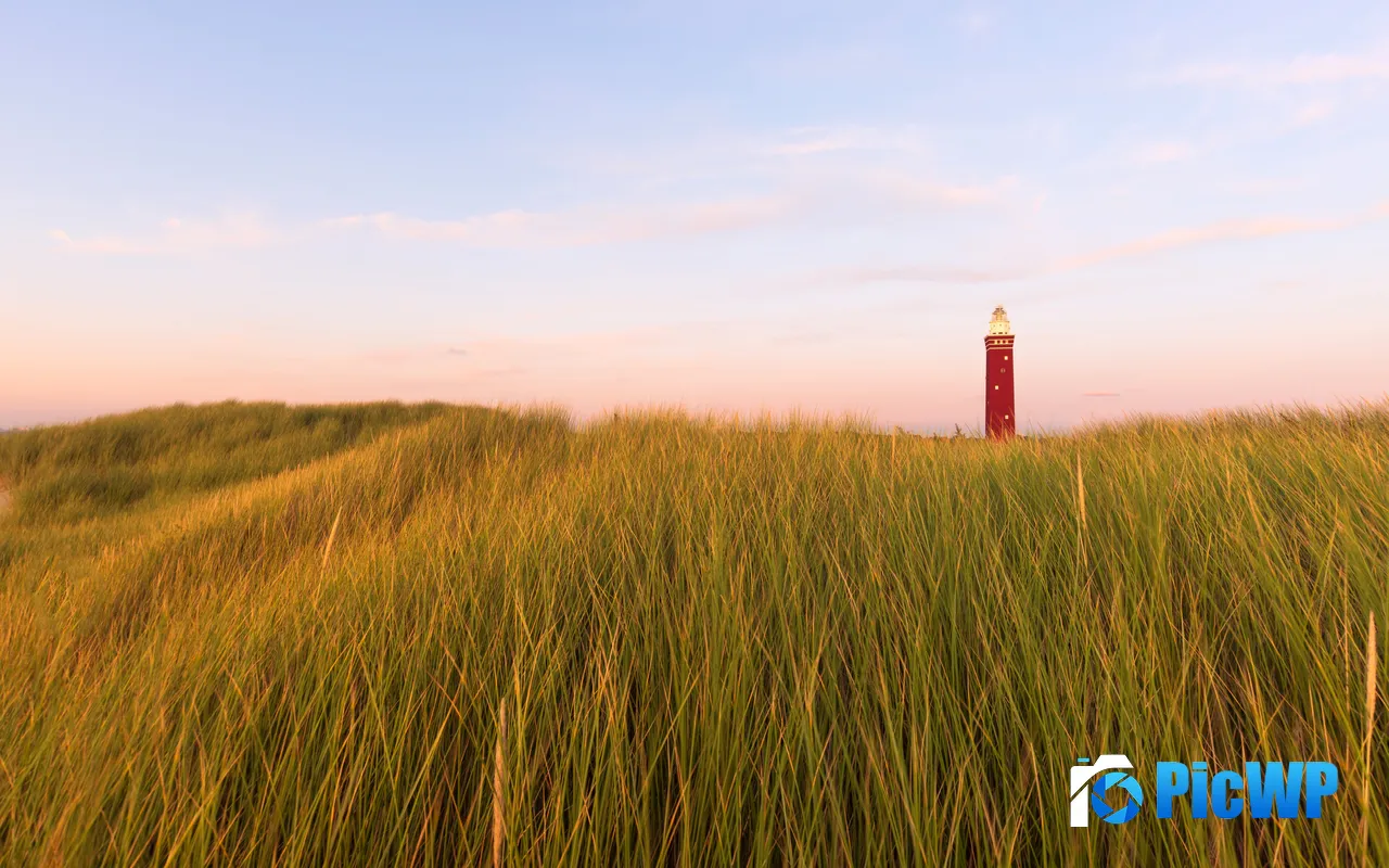 <font color=red>Beautiful</font> Grassy field Red Lighthouse Longing Travel 5K PC Wallpaper