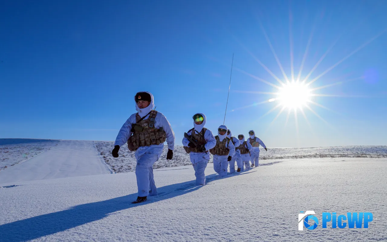 Sunlight Bluesky China Soldiers Border Patrol Winter 5K PC Wallpaper