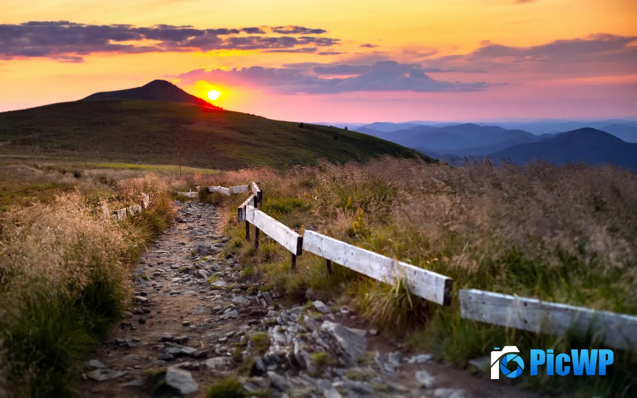 Wilderness Highlands Trail Sunset Sunlight 5K PC Wallpaper