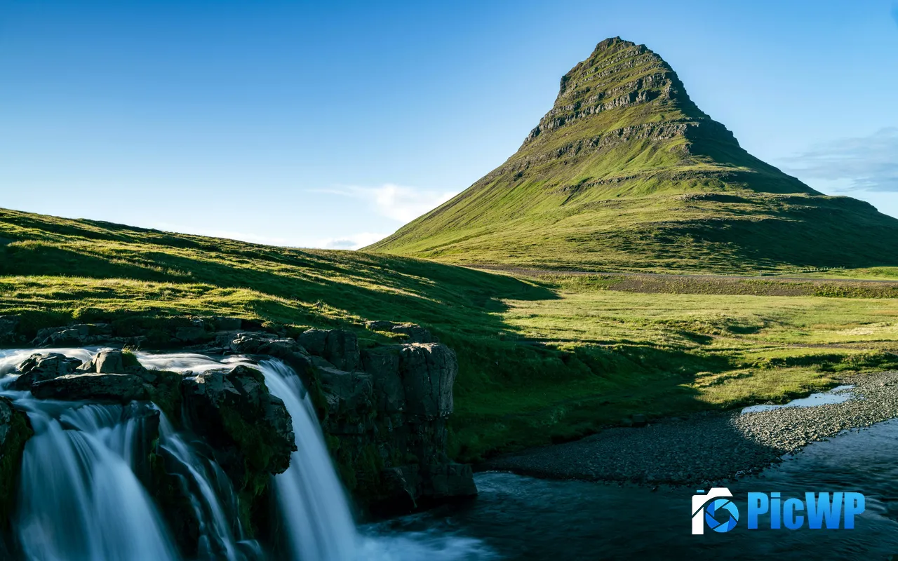 Kirkjufell Mountain Waterfall <font color=red>Grass</font>land Summer Iceland 5K PC Wallpaper