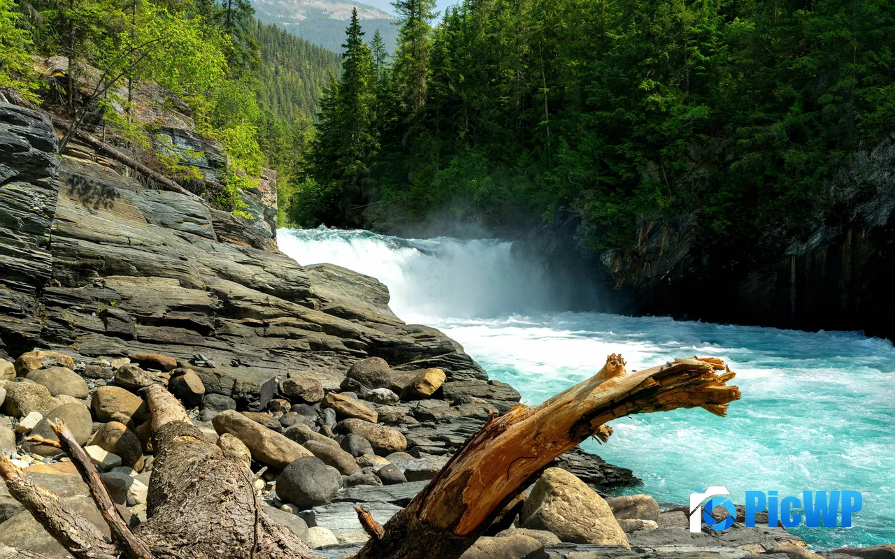 Valley River Overlander Falls British Columbia Canada 5K PC Wallpaper