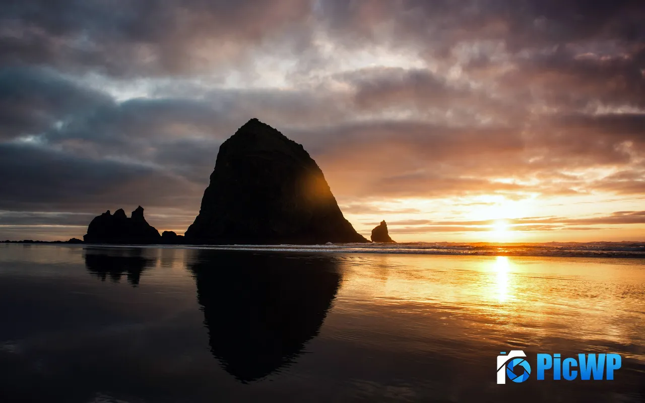 Sunset Coast Rock Hills Cannon Beach OR USA 5K PC Wallpaper