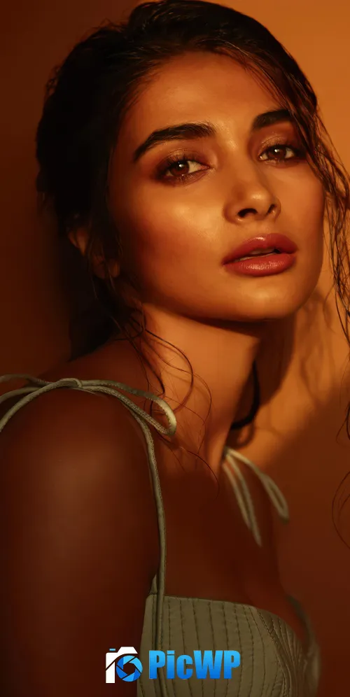 Pooja Hegde Golden hour 3K Mobile Wallpaper