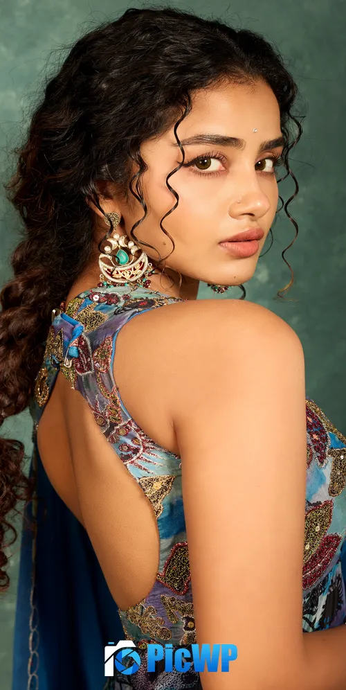 Anupama Parameswaran 2025 3K Mobile Wallpaper
