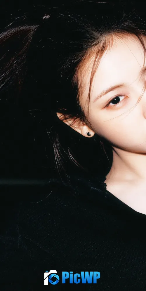 Yihyun (Baby DONT Cry) 3K Mobile Wallpaper