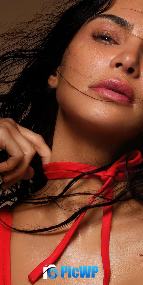 Kim Kardashian Red aesthetic 3K Mobile Wallpaper
