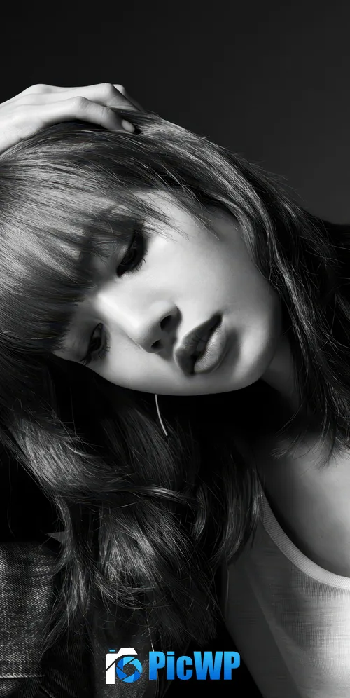 Lisa Leather jacket 3K Mobile Wallpaper