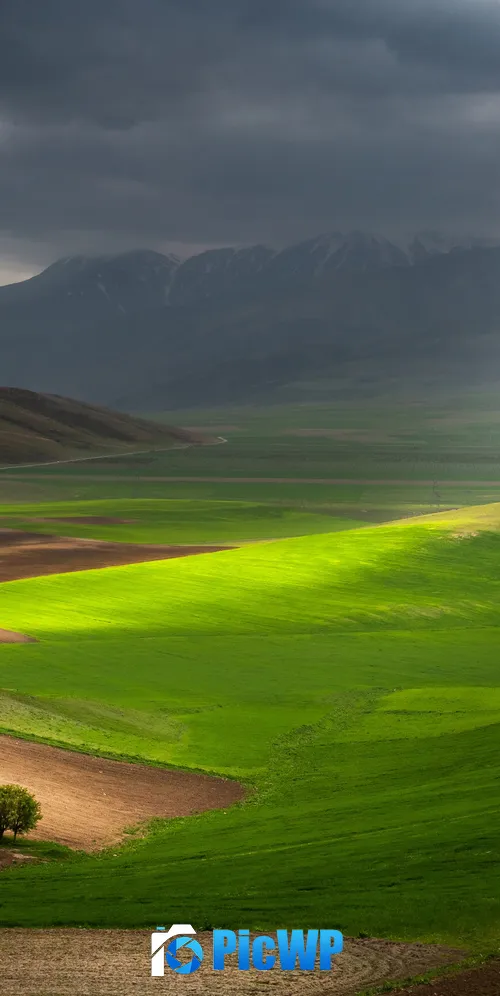 Sibillini National Park Landscape 3K Mobile Wallpaper