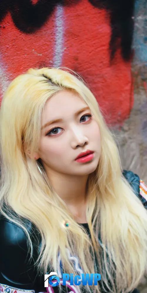 Kim Lip South Korean Singer 3K Mobile Wallpaper