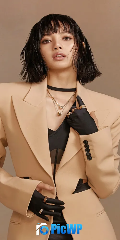 Lisa Short hair 3K Mobile Wallpaper