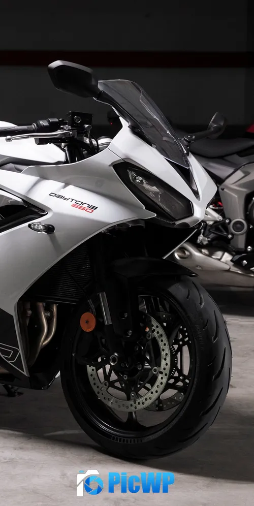 Triumph Daytona 660 2025 3K Mobile Wallpaper