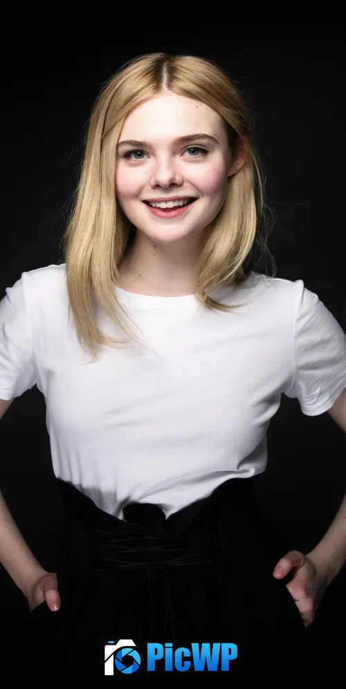Elle Fanning Dark background 3K Mobile Wallpaper