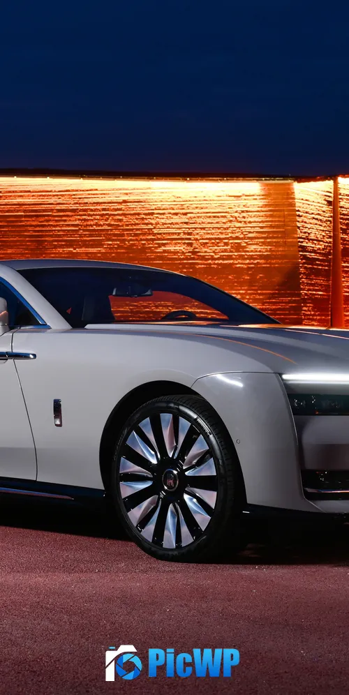 Rolls-Royce Spectre 2024 Luxury EV 3K Mobile Wallpaper