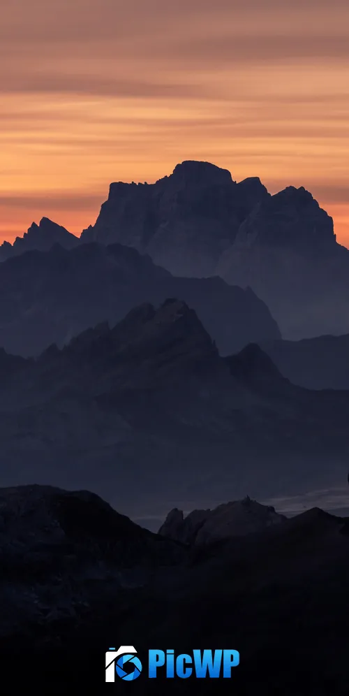 Mountain range South Tyrol 3K Mobile Wallpaper