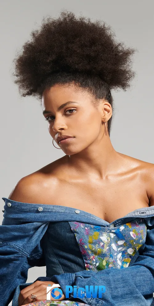 Zazie Beetz 3K Mobile Wallpaper