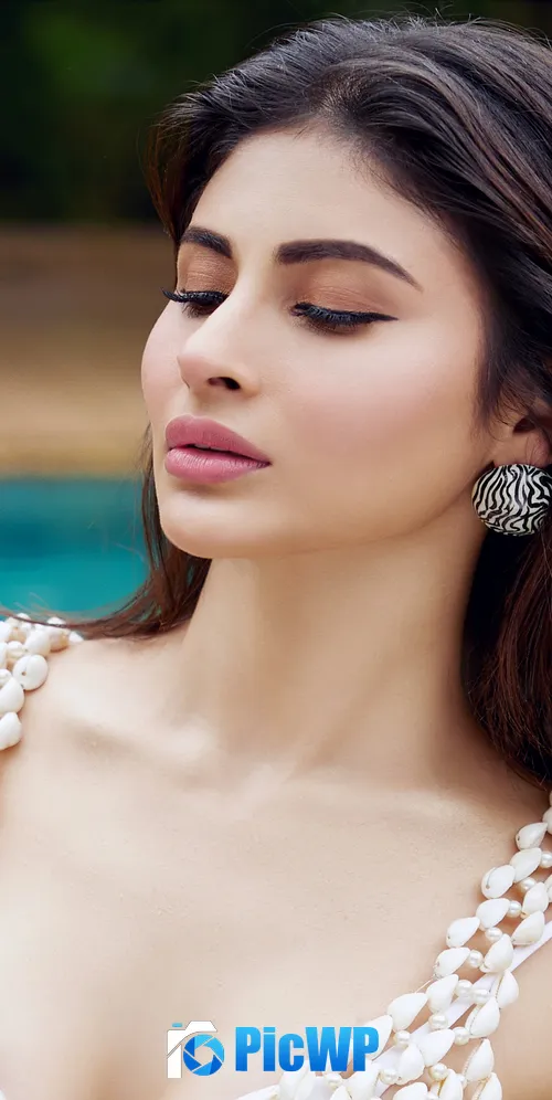 Mouni Roy 3K Mobile Wallpaper