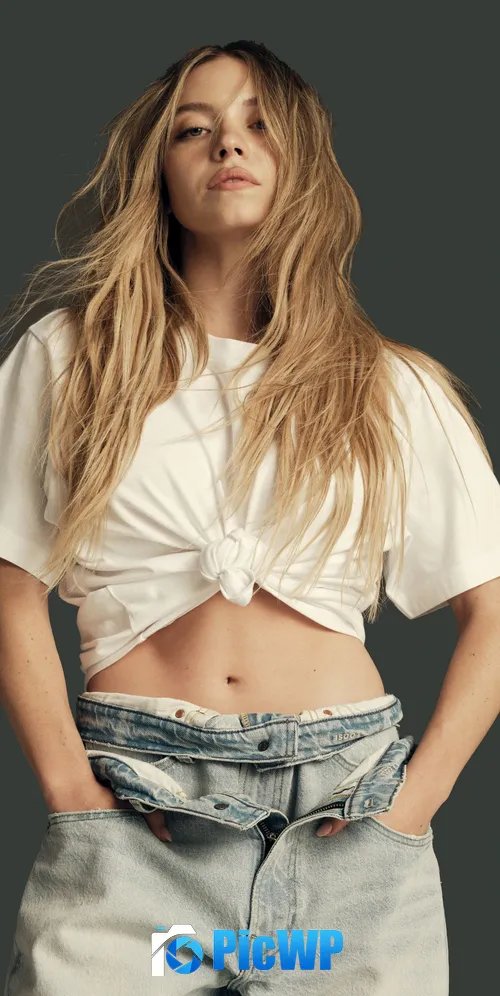 Sydney Sweeney Blonde 3K Mobile Wallpaper
