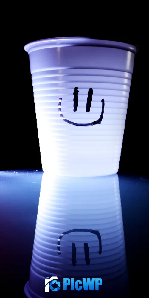 Smiley Plastic 3K Mobile Wallpaper