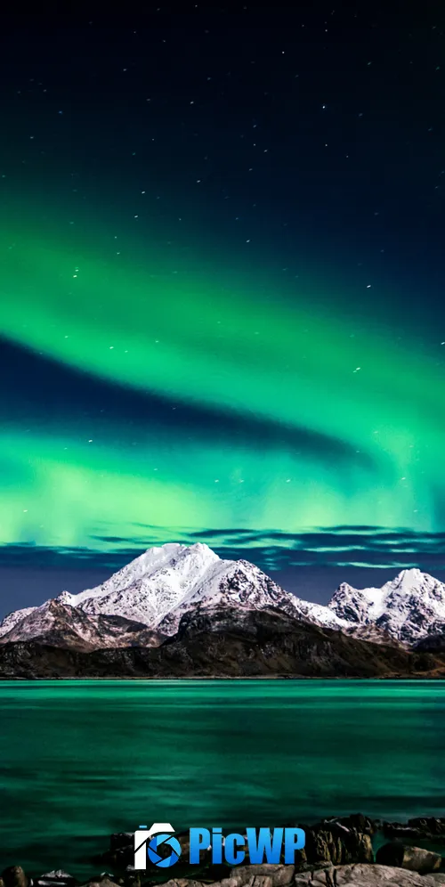Northern Lights Mountains 3K Mobile Wallpaper