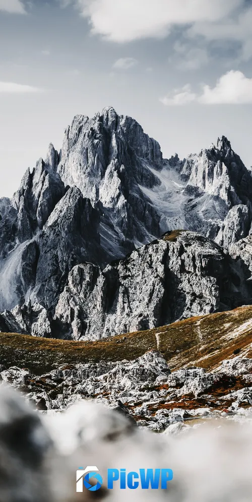 Cadini di Misurina Mountains 3K Mobile Wallpaper