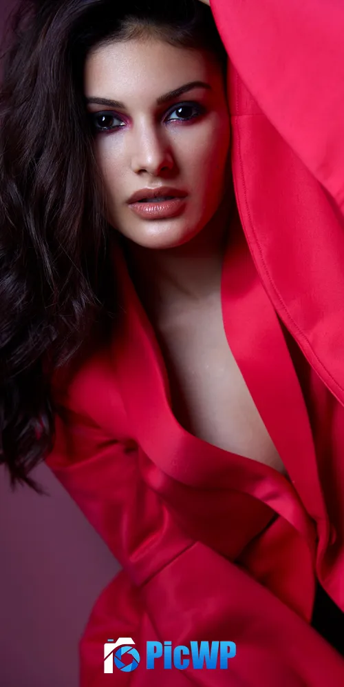 Amyra Dastur iPhone 3K Mobile Wallpaper