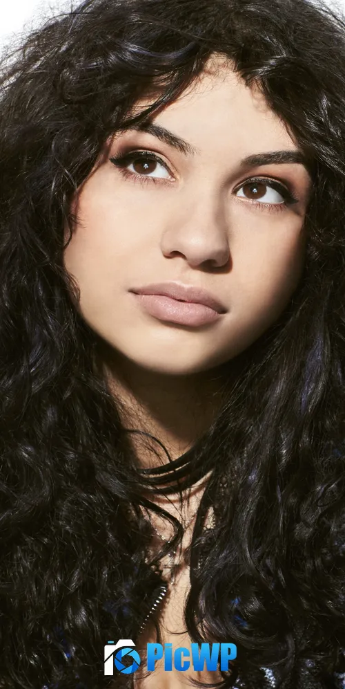 Alessia Cara Canadian singer 3K Mobile Wallpaper