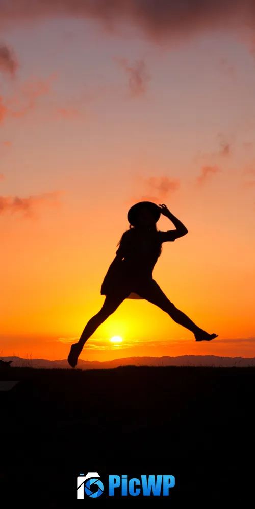 Girl silhouette during the Sunrise 3K Mobile Wallpaper