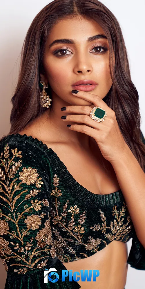 Actress Pooja Hegde iPhone 3K Mobile Wallpaper
