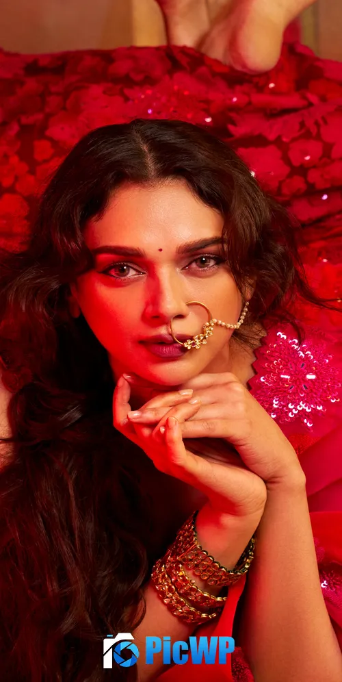 Aditi Rao Hydari Red aesthetic 3K Mobile Wallpaper