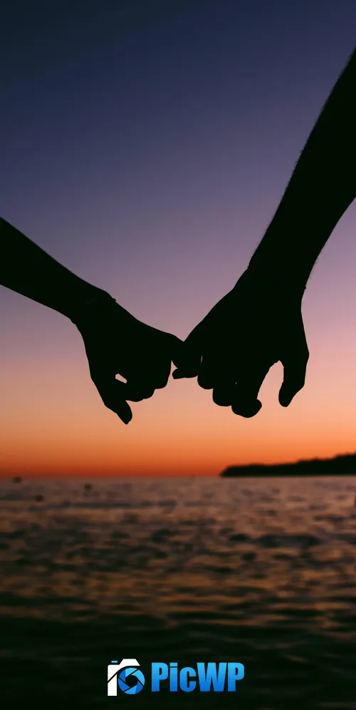 Hands together Couple 3K Mobile Wallpaper