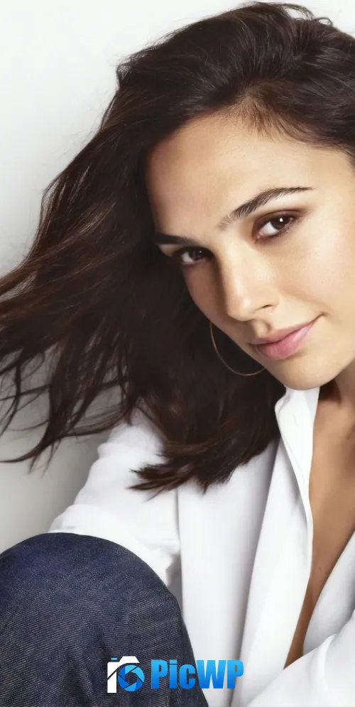 Gal Gadot White background 3K Mobile Wallpaper