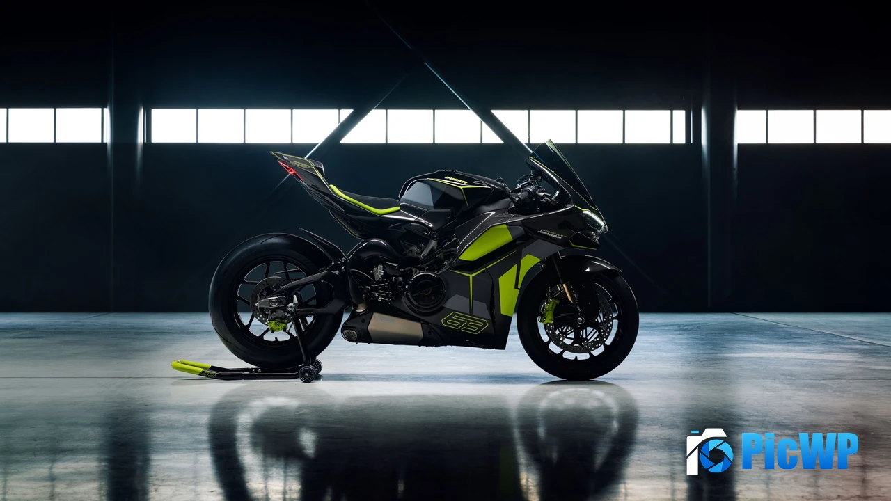 Ducati Panigale V4 Garage 4K PC Wallpaper