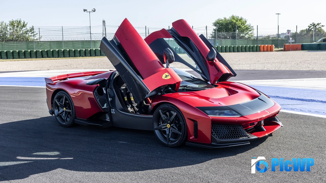 Ferrari F80 Hypercar 4K PC Wallpaper