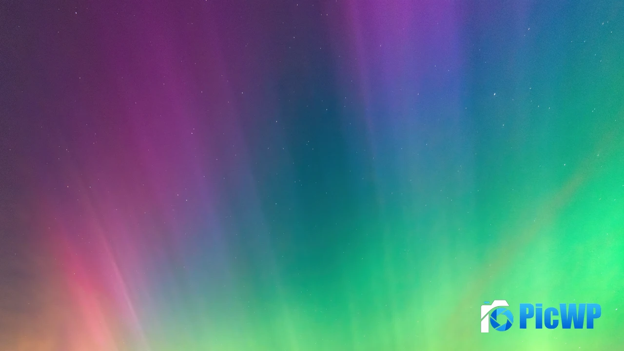 Colorful Aurora Borealis 4K PC Wallpaper