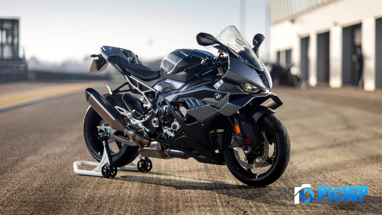 BMW S 1000 RR Sport 2025 4K PC Wallpaper