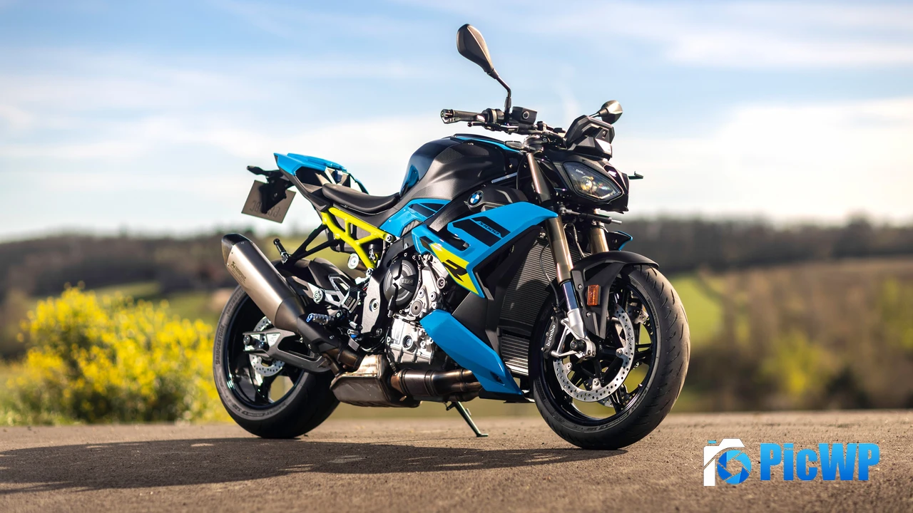 BMW S 1000 R Sport 2025 4K PC Wallpaper