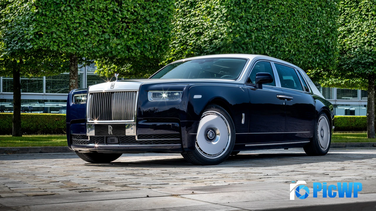 Rolls-Royce Phantom Extended Chinese Mural Art 4K PC Wallpaper