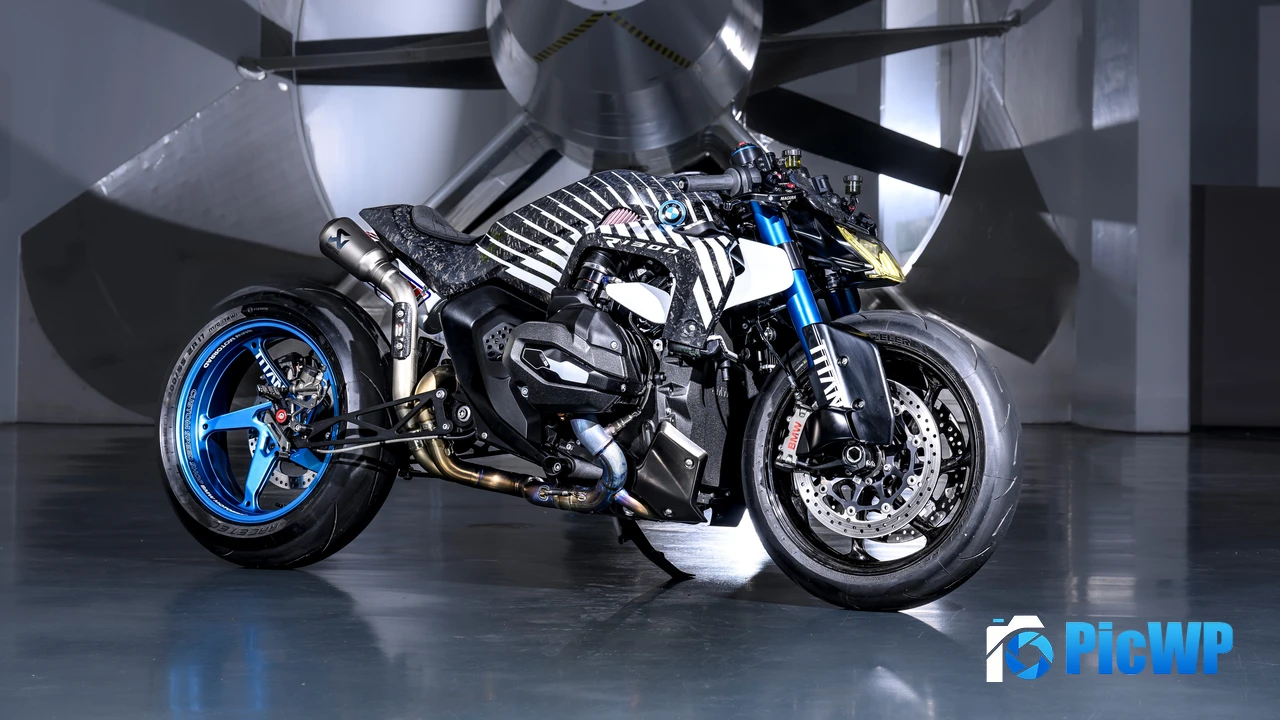 BMW R 1300 R Titan Futuristic 4K PC Wallpaper