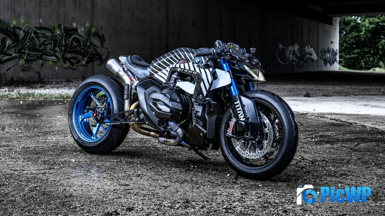 BMW R 1300 R Titan 2025 4K PC Wallpaper
