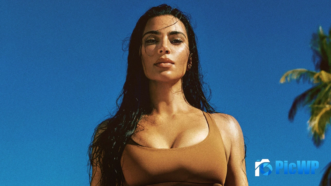 Kim Kardashian Glitter 4K PC Wallpaper