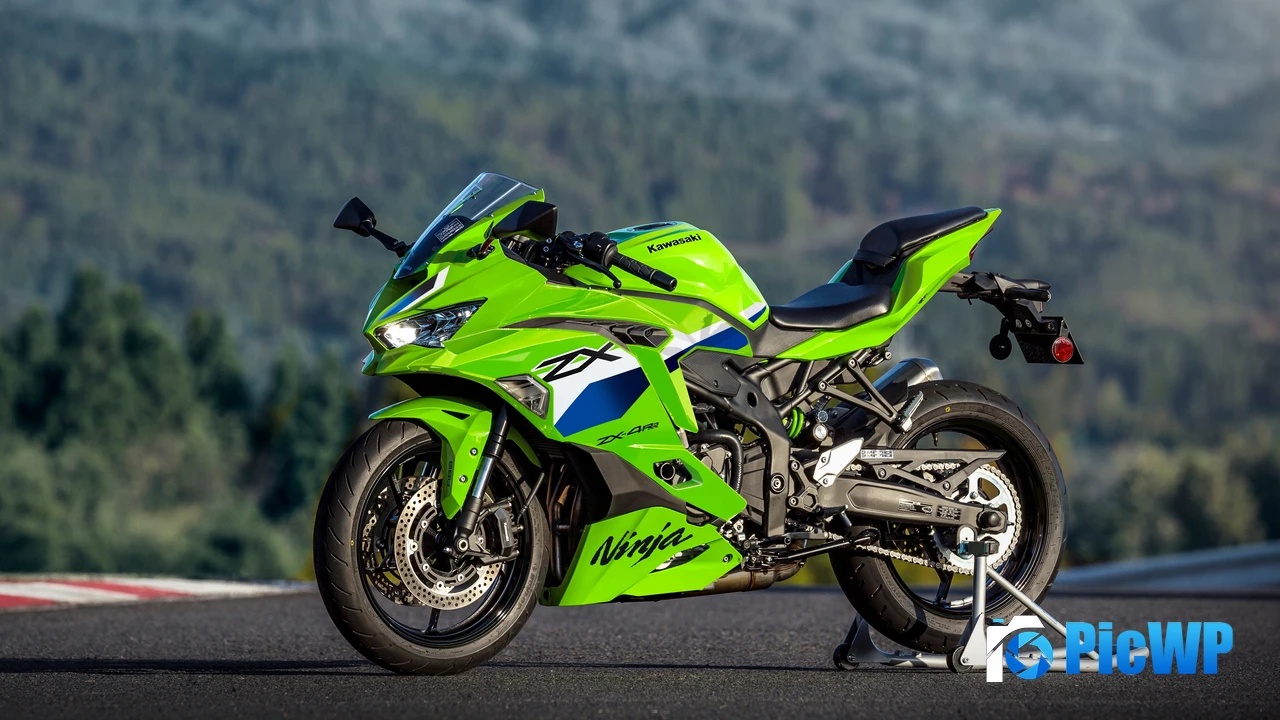 Kawasaki Ninja ZX-4RR 4K PC Wallpaper